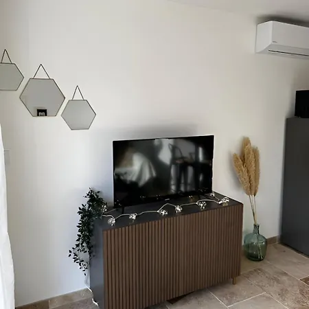 Cocon Du Luberon - Agreable T2 Charmant, Bien Situe